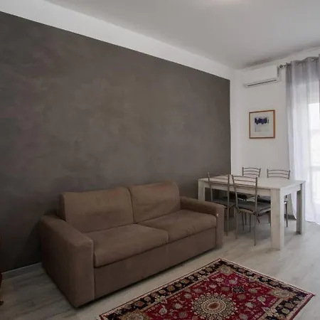 20min Walk Or 2min Drive To Veronafiere Apartment Verona