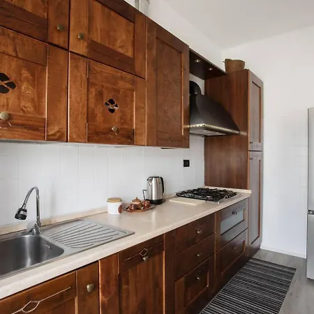 20min Walk Or 2min Drive To Veronafiere Apartment