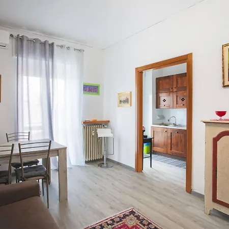 20min Walk Or 2min Drive To Veronafiere Apartment *