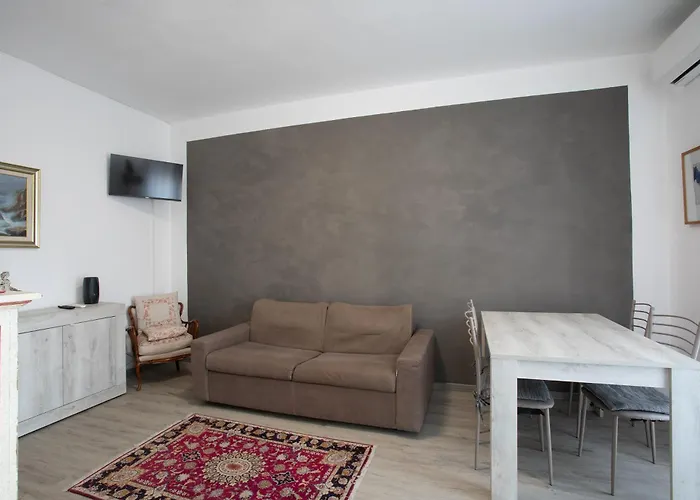 20min Walk Or 2min Drive To Veronafiere * ורונה