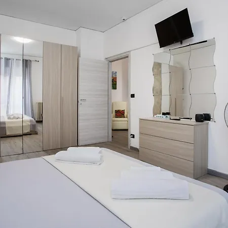 20min Walk Or 2min Drive To Veronafiere 公寓