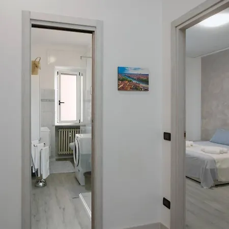 20min Walk Or 2min Drive To Veronafiere ורונה